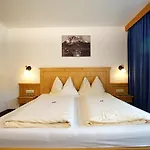 Gasthuis Alpenstern & 3*