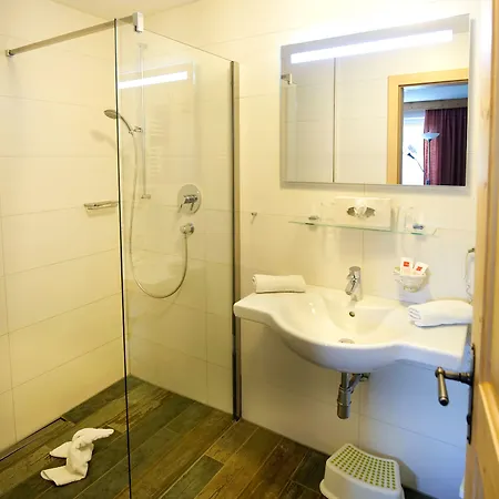 Alpenstern & Πανσιόν Lermoos