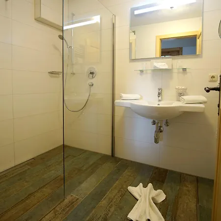 Alpenstern & Πανσιόν