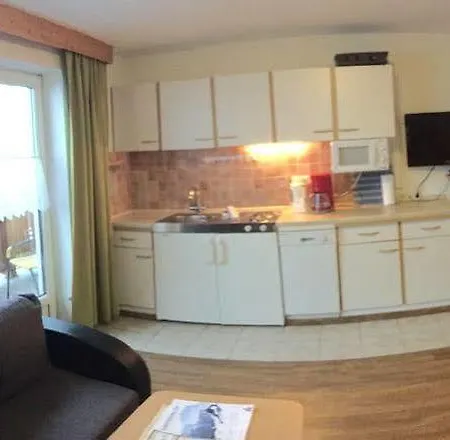 Πανσιόν Alpenstern & Lermoos