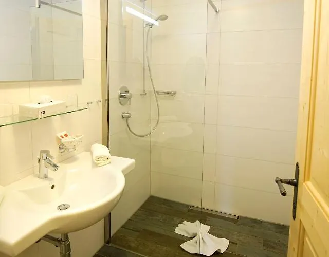 Πανσιόν Alpenstern & Lermoos