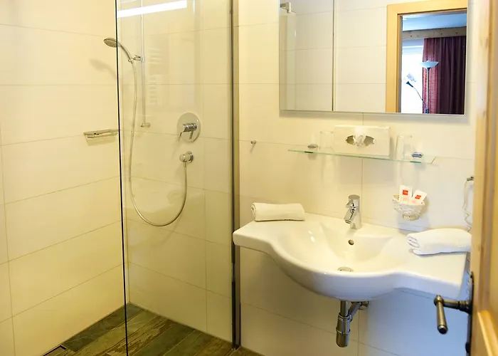 Alpenstern & Πανσιόν Lermoos