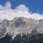 بيت ضيافة Alpenstern & 3*