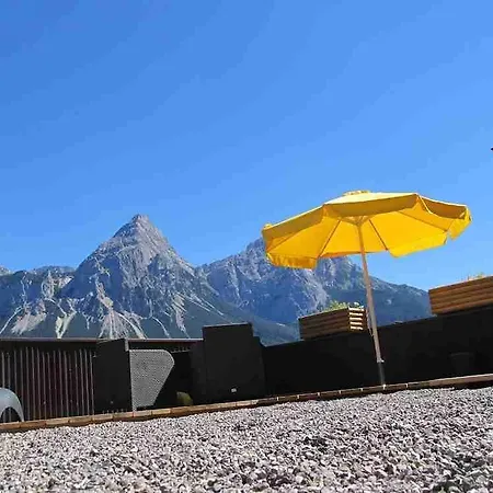 Pensionat Alpenstern & 3*