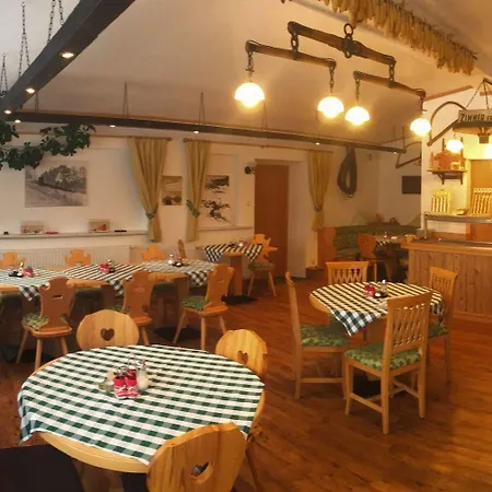 Pensionat Alpenstern & Lermoos
