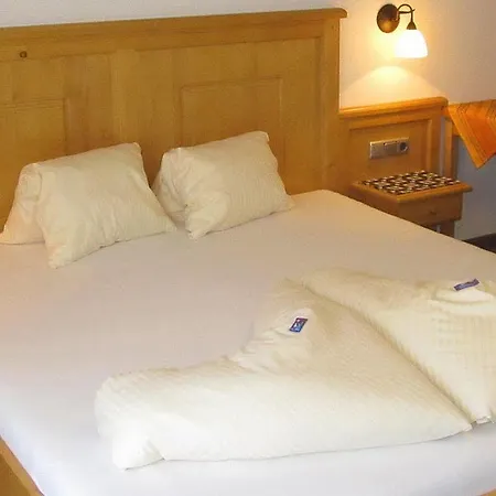 Pensionat Alpenstern & 3*
